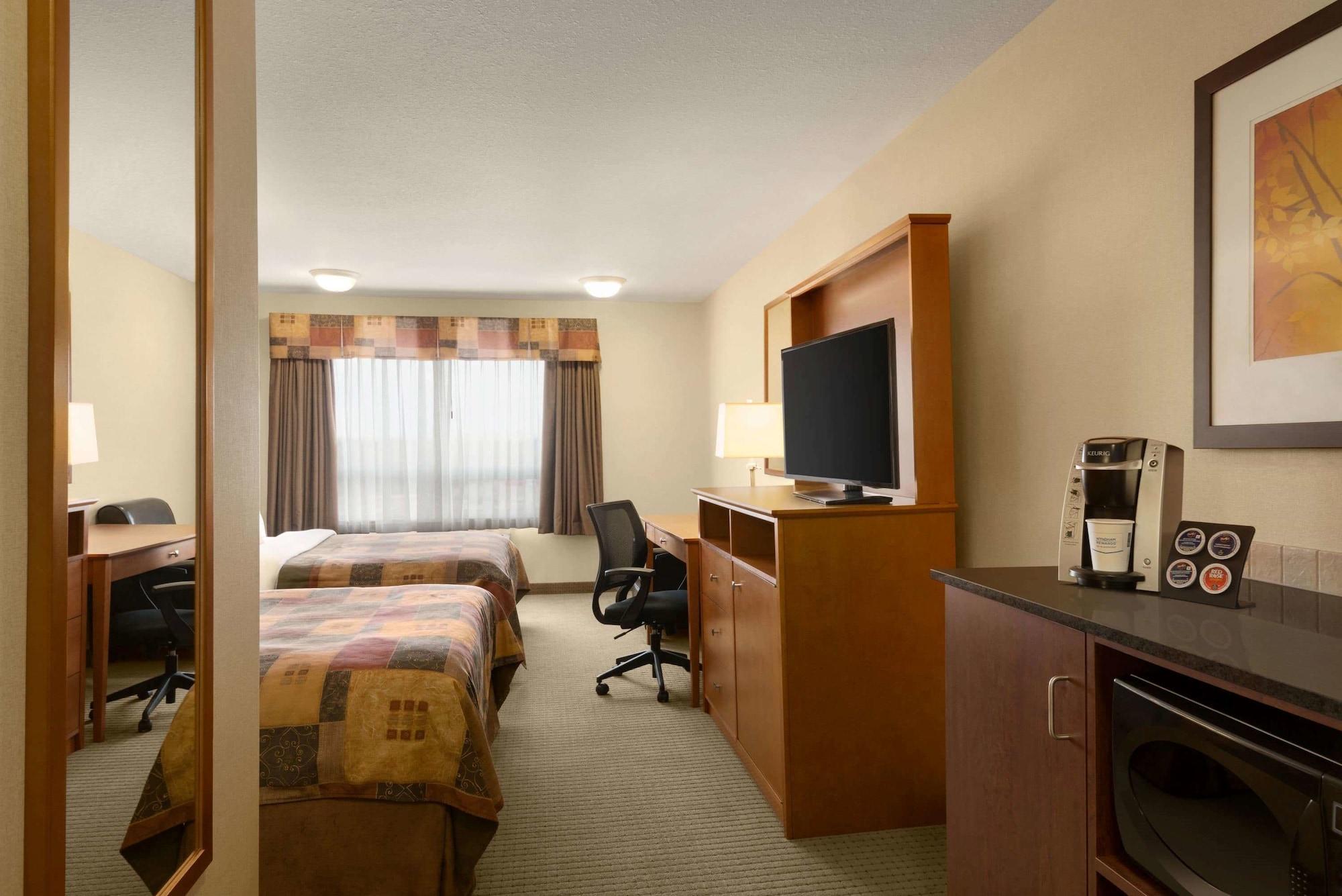 Ramada By Wyndham Drayton Valley Bagian luar foto