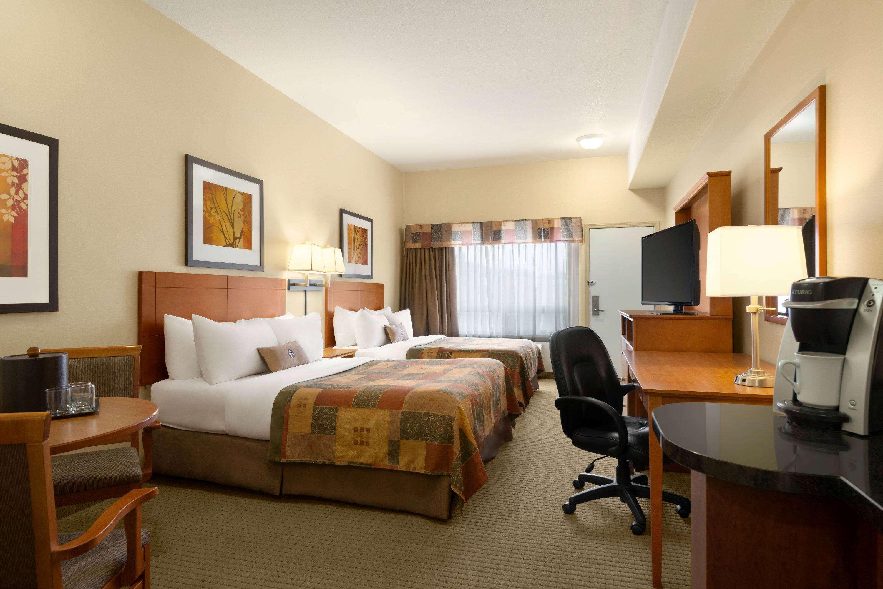 Ramada By Wyndham Drayton Valley Bagian luar foto