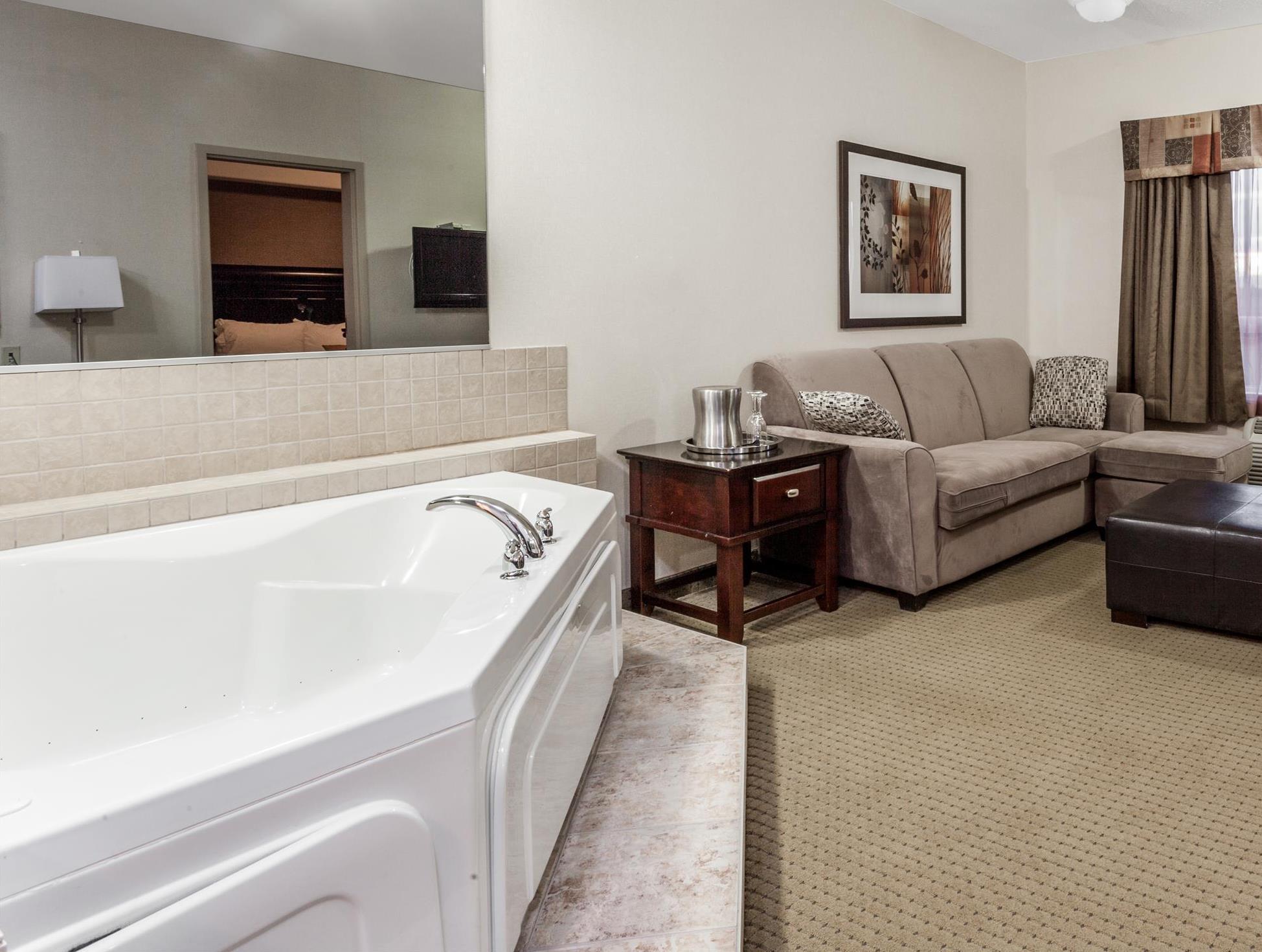 Ramada By Wyndham Drayton Valley Bagian luar foto