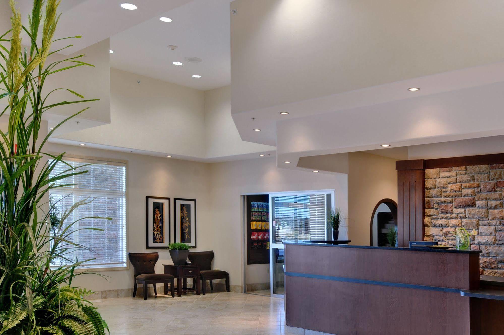 Ramada By Wyndham Drayton Valley Bagian luar foto