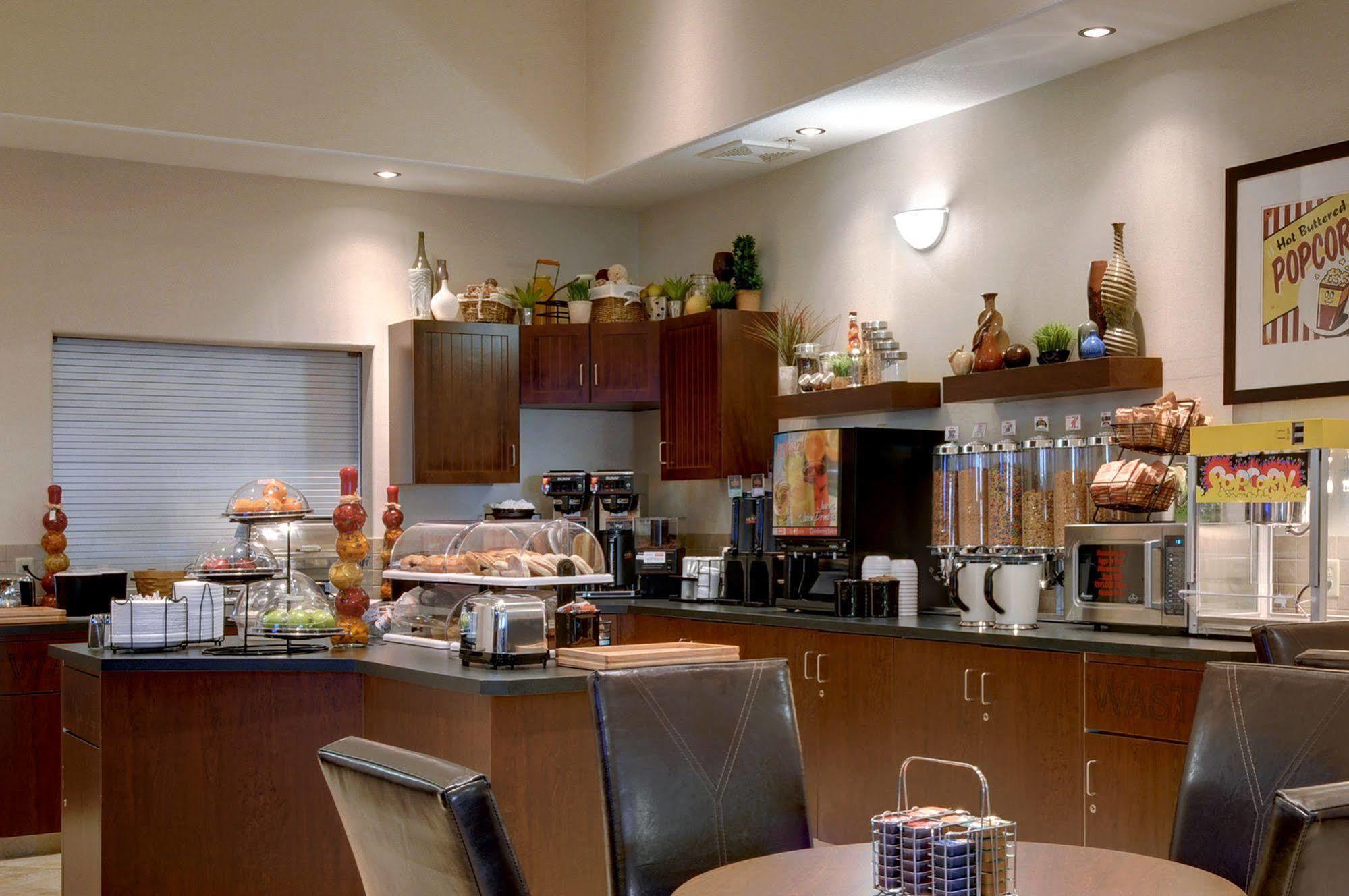 Ramada By Wyndham Drayton Valley Bagian luar foto